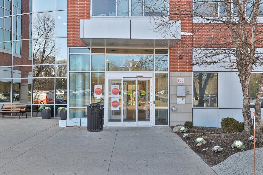 More Photos Of 249-285 Lafayette Ave, Suffern Hospital For Lease