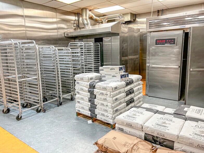 More Photos Of 171 Technology Dr, Boalsburg Light Manufacturing For Sale