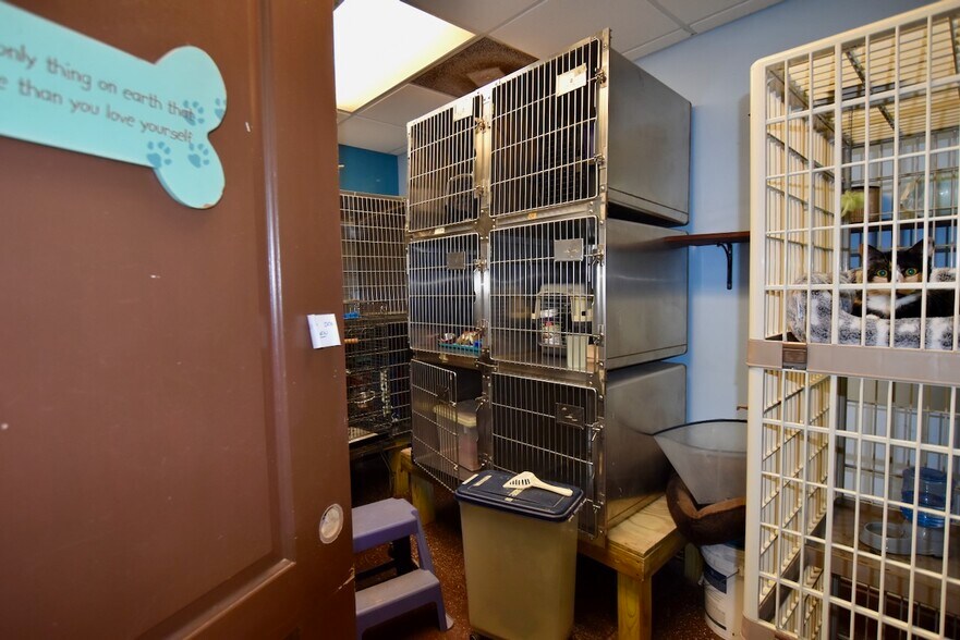 More Photos Of 90 Mary Esther Blvd, Mary Esther Freestanding For Lease