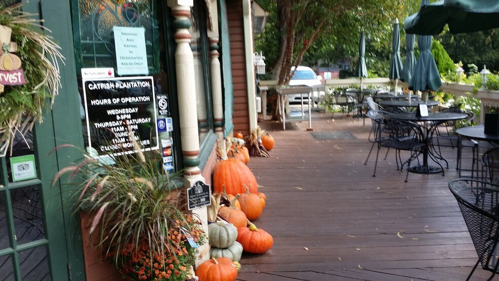 More Photos Of 814 Water St, Waxahachie Restaurant For Sale