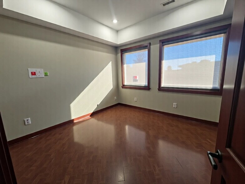 More Photos Of 1208 Eagleridge Blvd, Pueblo Healthcare For Lease