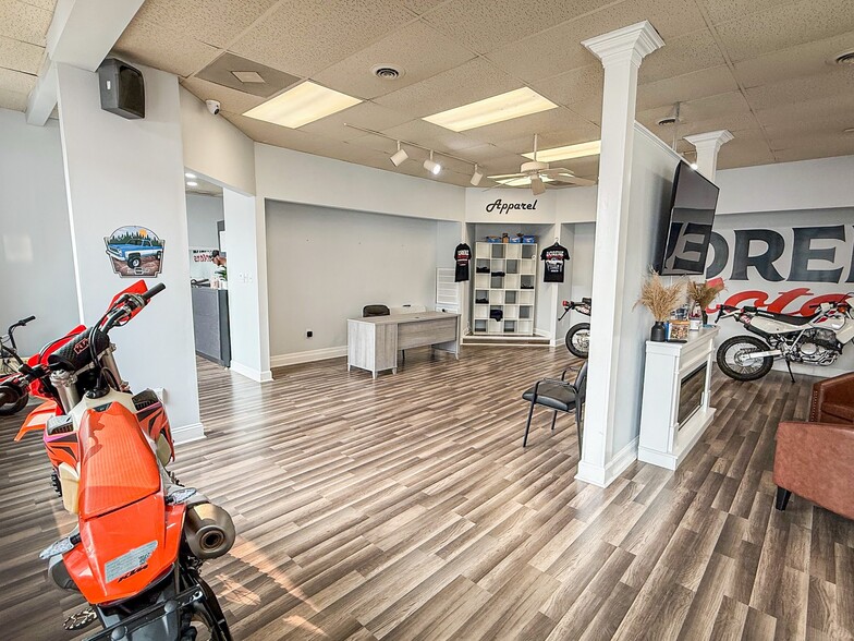 More Photos Of 195 New Castle Rd, Butler Storefront Retail Office For Sale