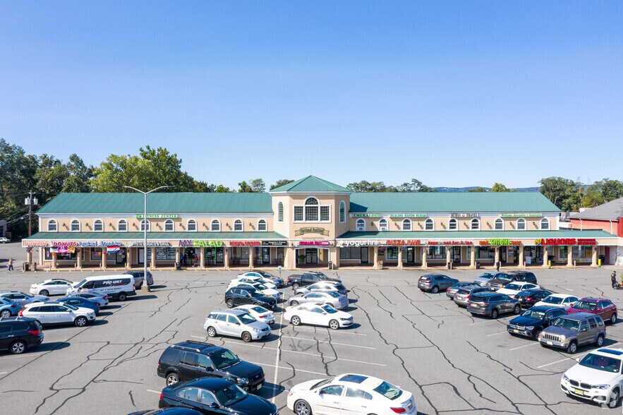 More Photos Of 1471-1491 State Route 23, Wayne Restaurant For Lease