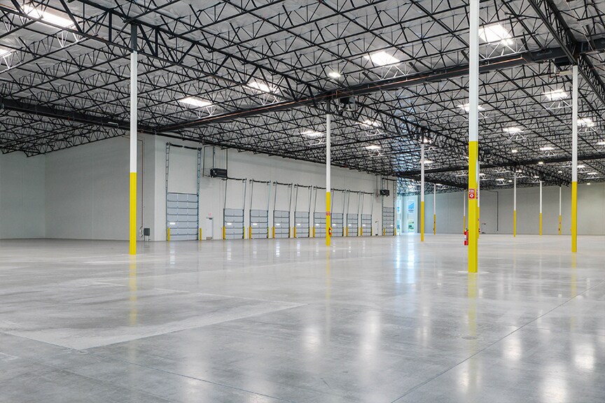 More Photos Of 9590 S Rainbow Blvd, Las Vegas Distribution For Lease