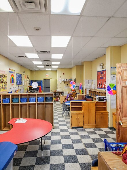 More Photos Of 3906 W Chicago Ave, Chicago Storefront For Sale