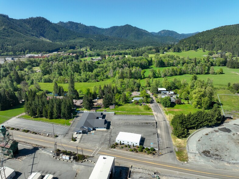 More Photos Of 2665 Glendale Valley Rd, Glendale Office For Sale