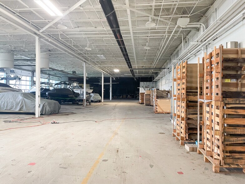 More Photos Of 7451 Terminal Dr, Lorain Truck Terminal For Sale