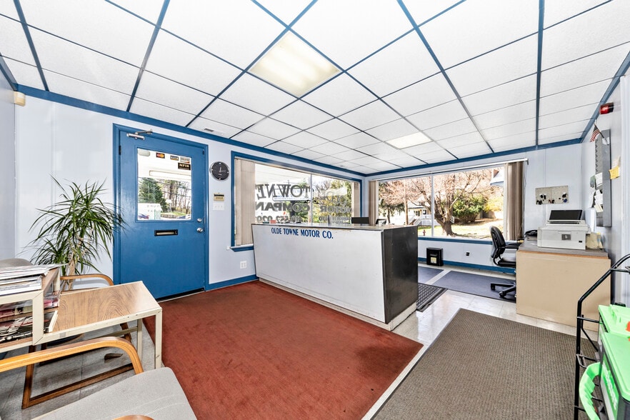 More Photos Of 7415 Springfield Ave, Sykesville Service Station For Sale