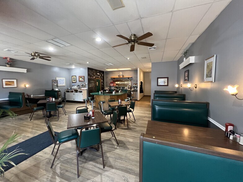 More Photos Of 518 Salmon Brook St, Granby Unknown For Lease