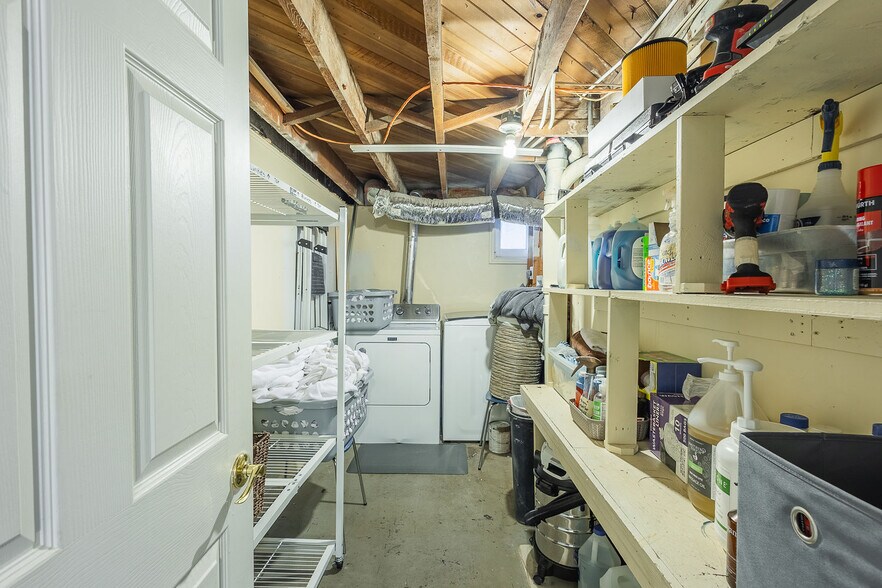 More Photos Of 1123 Blaine St, Caldwell Office For Sale