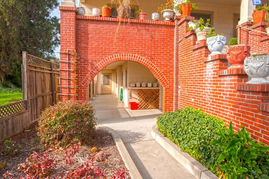 More Photos Of 815 Main St, Suisun City Apartments For Sale