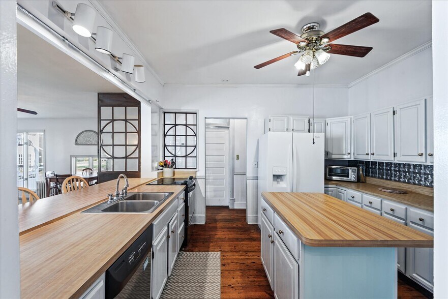 More Photos Of 115 E Broaddus Ave, Bowling Green Apartments For Sale