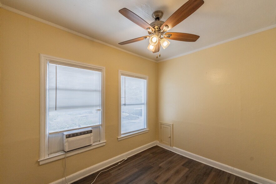 More Photos Of 403 W Hollywood Ave, San Antonio Apartments For Sale