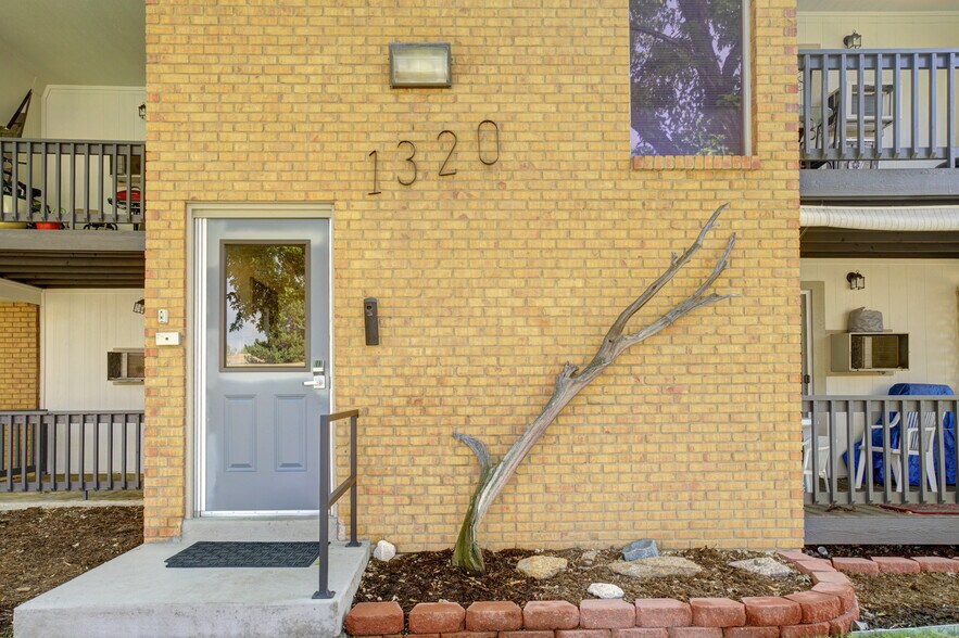 More Photos Of 375 S Depew St, Lakewood Apartments For Sale