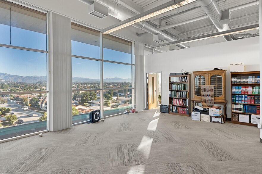 More Photos Of 5301 Whittier Blvd, Los Angeles Office For Lease