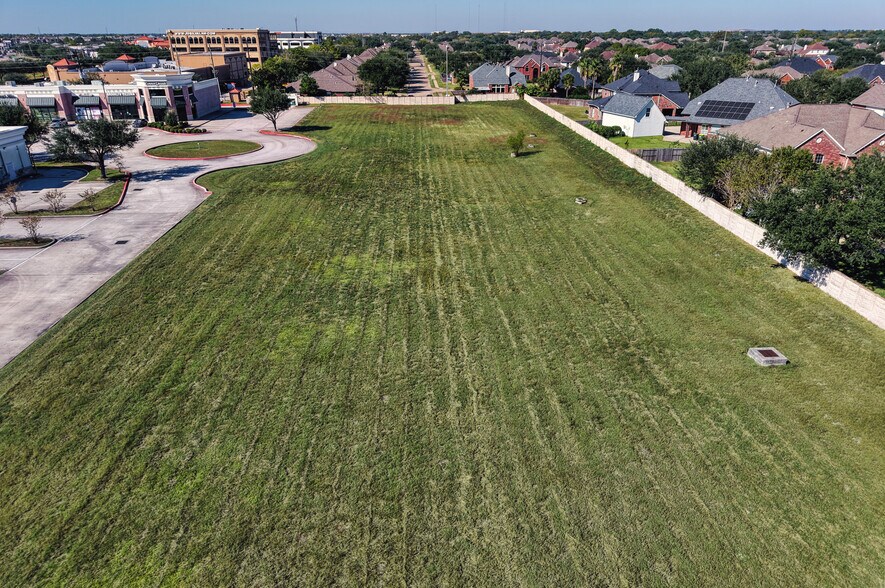 More Photos Of 9121 Broadway St, Pearland General Retail For Lease