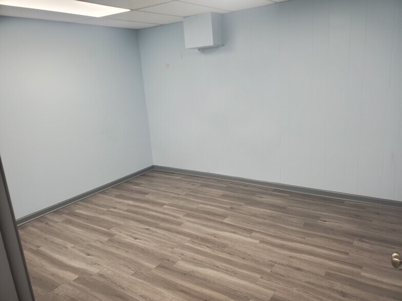 More Photos Of 6117 N College Ave, Indianapolis Medical For Lease