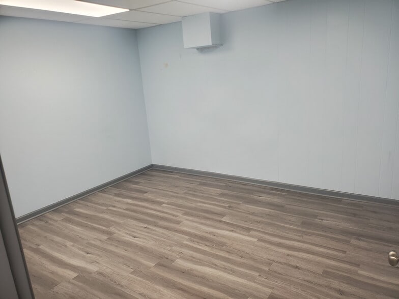 More Photos Of 6117 N College Ave, Indianapolis Medical For Lease