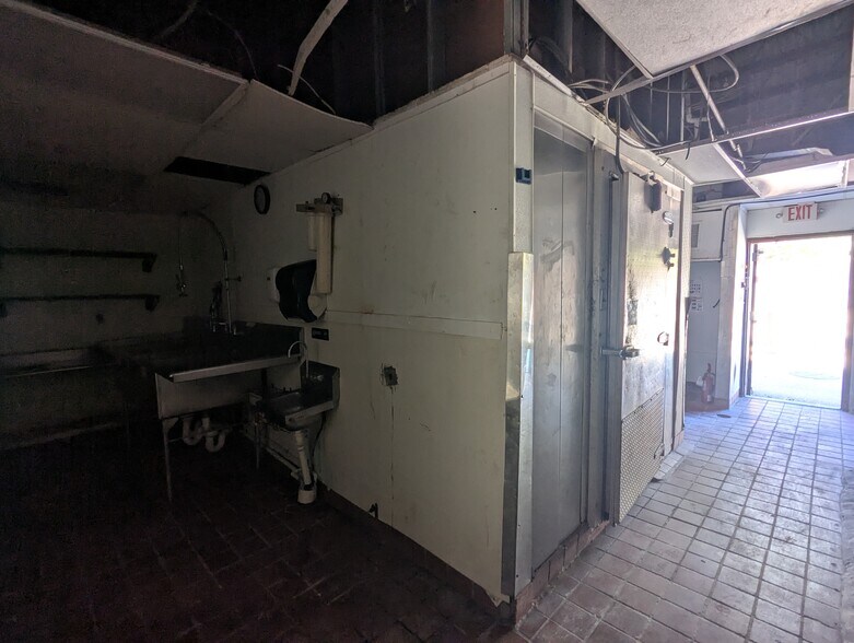 More Photos Of 1430 Washington Blvd, Beaumont General Retail For Sale