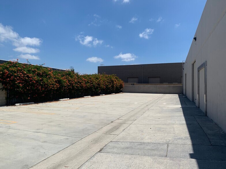 More Photos Of 8351 Katella Ave, Stanton Showroom For Sale