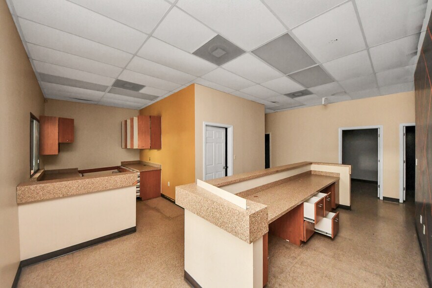 More Photos Of 10019 Main St, Houston Office For Lease