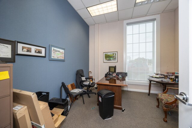 More Photos Of 164 NW Madison St, Lake City Medical For Lease