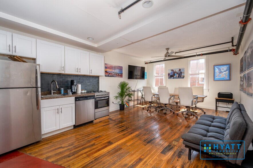 More Photos Of 51 West St, Annapolis Storefront Retail Office For Sale