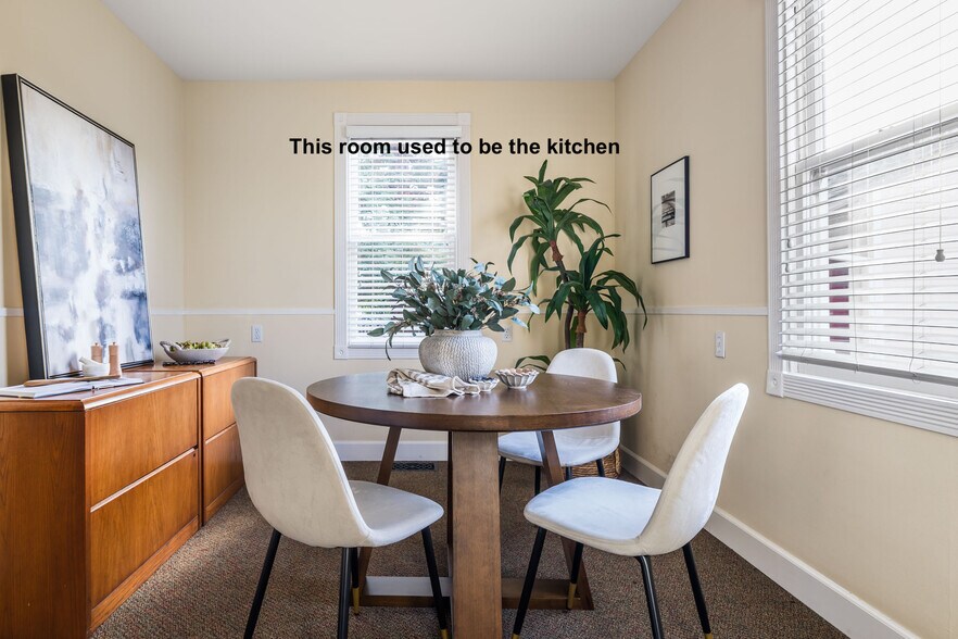 More Photos Of 531 1/2 E Washington St, Petaluma Office For Sale