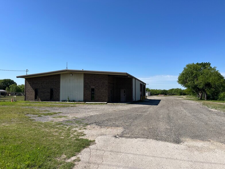 Primary Photo Of 11595 US Highway 181, San Antonio Service For Lease