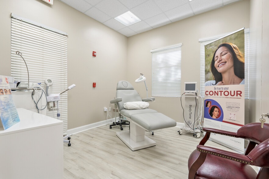 More Photos Of 7301 Wiles Rd, Coral Springs Medical For Sale
