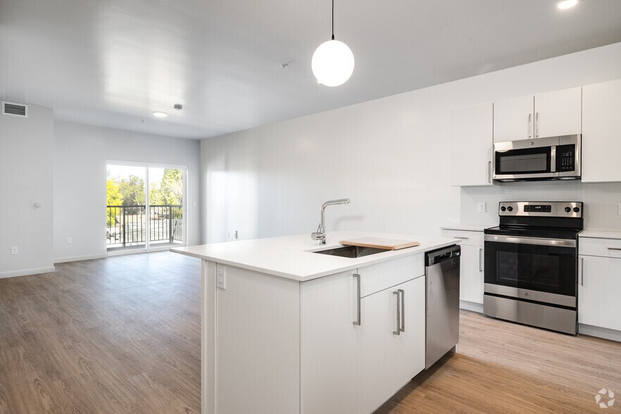 More Photos Of 2550 W Targee St, Boise Apartments For Sale