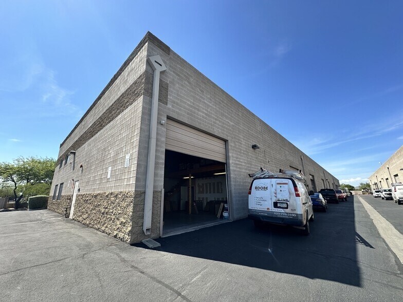 More Photos Of 1745 W Deer Valley Rd, Phoenix Light Distribution For Sale