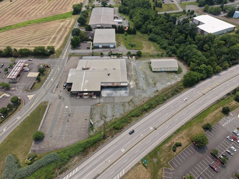 More Photos Of 174 Holly Road, Gilbertsville Warehouse For Lease