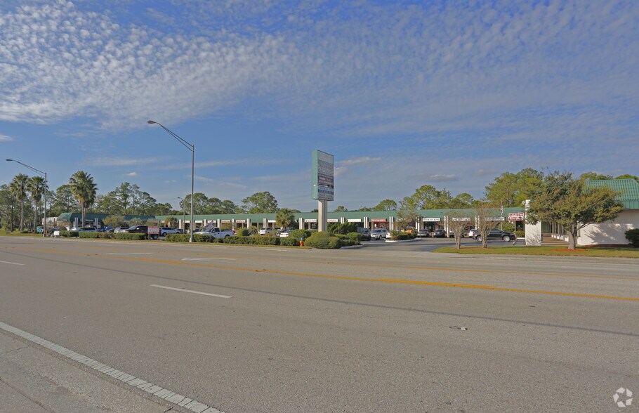 Primary Photo Of 2100 E Edgewood Dr, Lakeland Unknown For Lease