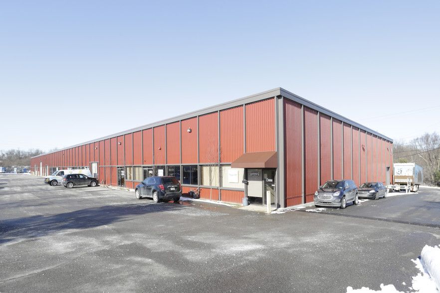 Primary Photo Of 900 Vista Park Dr, Pittsburgh Warehouse For Lease