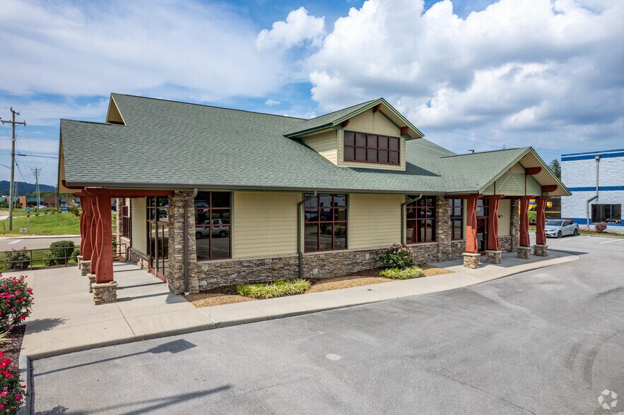 More Photos Of 2505 S Wilcox Dr, Kingsport Office Residential For Sale
