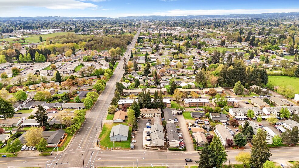 More Photos Of 3942 Ward Dr NE, Salem Apartments For Sale