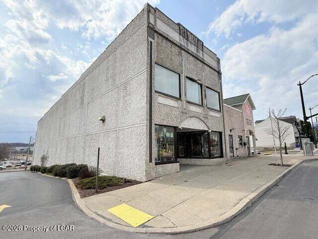 More Photos Of 354 W Broad St, Hazleton Office For Sale