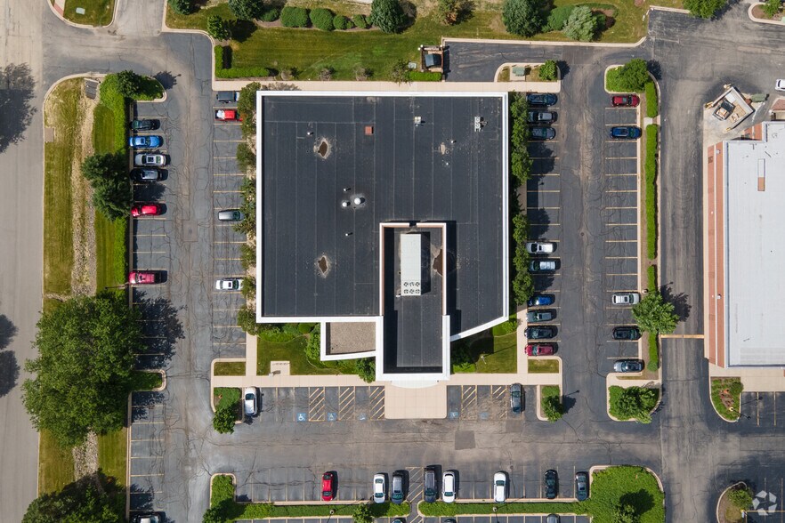 More Photos Of 1247 Rickert Dr, Naperville Medical For Lease