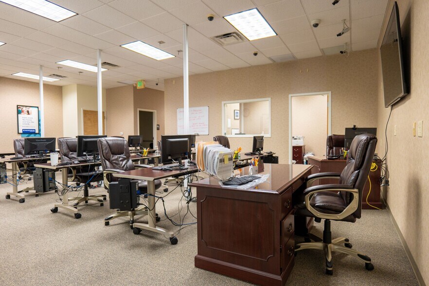 More Photos Of 7803 E Colonial Dr, Orlando Unknown For Lease