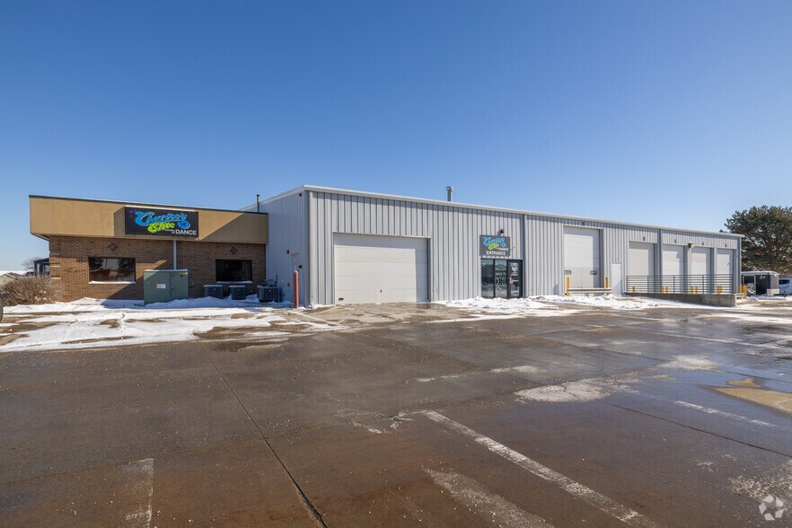 Primary Photo Of 16190 Laurel St, Waukee Warehouse For Lease