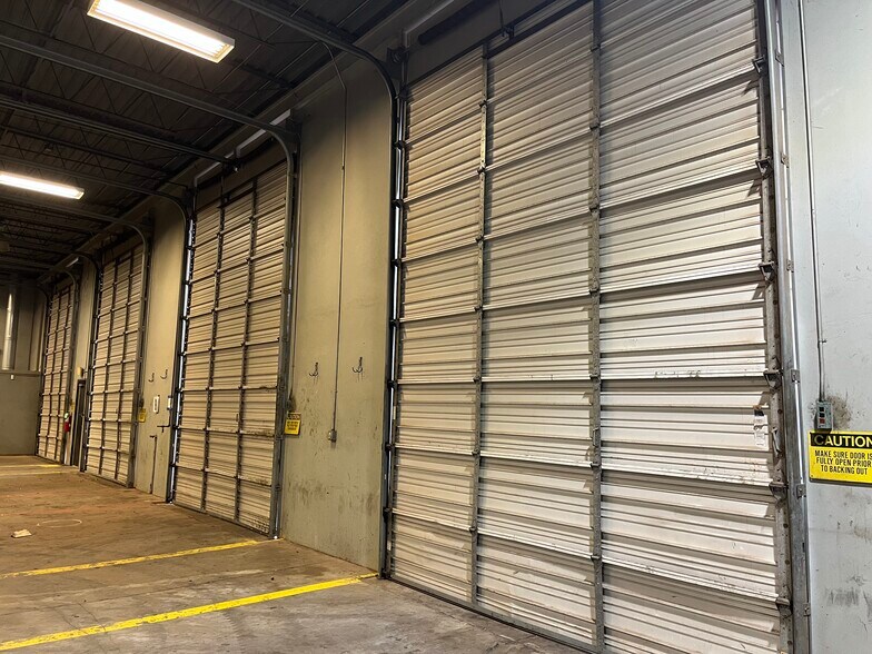 More Photos Of 5300 SW 33rd St, Oklahoma City Manufacturing For Lease