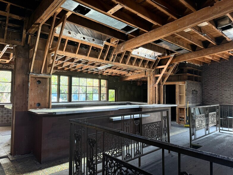 More Photos Of 1201-1205 N La Brea Ave, West Hollywood Restaurant For Lease