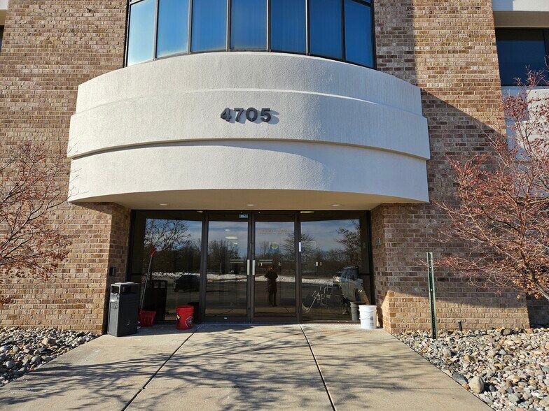 More Photos Of 4705 Towne Centre, Saginaw Medical For Sale
