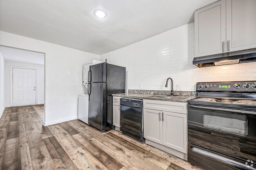 More Photos Of 2265 Perry Blvd NW, Atlanta Apartments For Sale