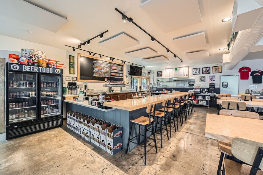 More Photos Of 4343 SE Hawthorne Blvd, Portland Restaurant For Sale