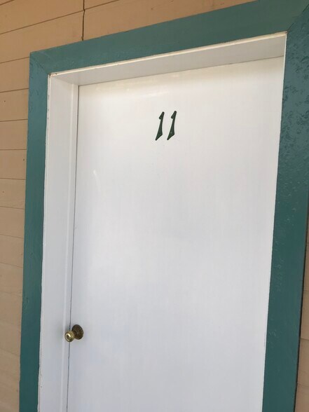 More Photos Of 400 155th Hwy, Lake Isabella Hotel For Sale