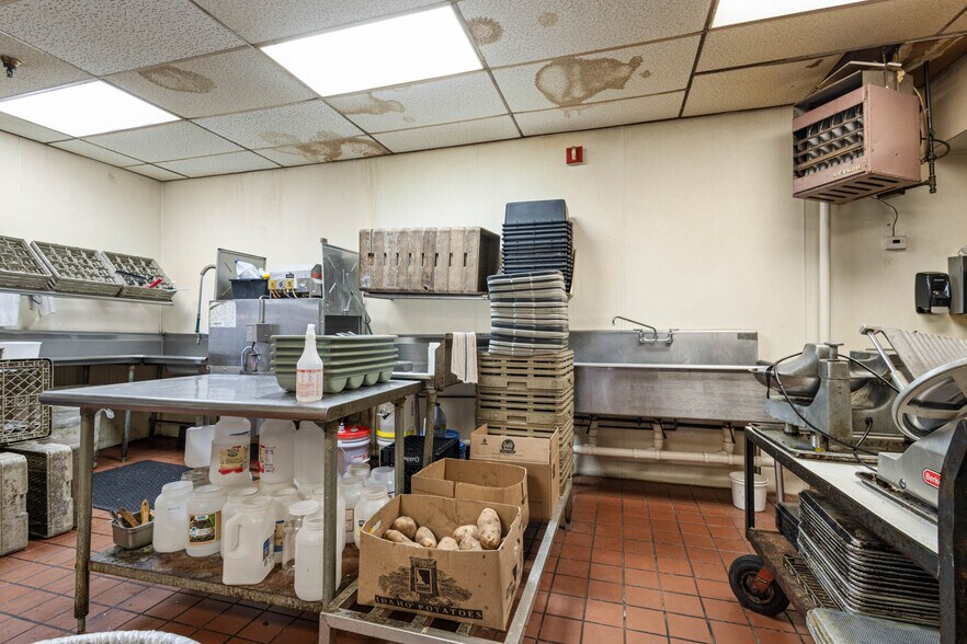 More Photos Of 20 Center St, Batavia Restaurant For Sale