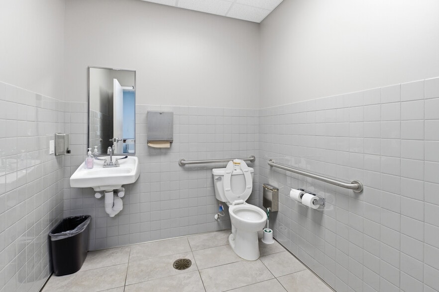 More Photos Of 2435-2495 US-1 S, Saint Augustine General Retail For Lease