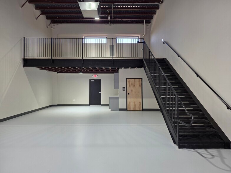 More Photos Of 3353 Acworth Summit Blvd NW, Acworth Light Distribution For Lease